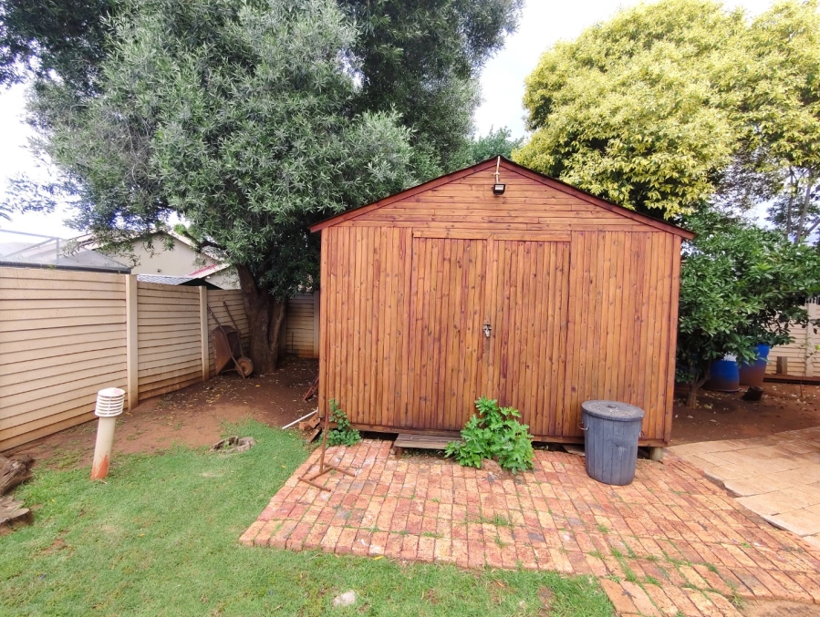 3 Bedroom Property for Sale in Pellissier Free State